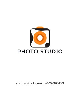 ILLUSTRATION PHOTOGRAPHY ABSTRACT CAMERA LENS SIMPLE LOGO ICON BLACK ORANGE COLOR TEMPLATE DESIGN ELEMENT VECTOR. GOOD FOR PHOTO STUDIO, APPS