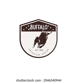 Plantilla de placa de búfalo vectorial de ilustración para logotipo y camiseta