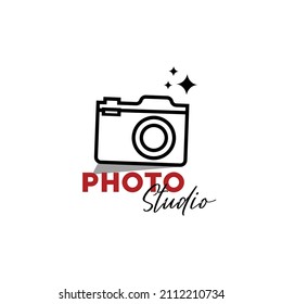 ILLUSTRATION VECTOR GRAPHIC OF MIRRORLESS DSLR CAMERA GOOD FOR PHOTO STUDIO, PHOTOGRAPHER VINTAGE LOGO