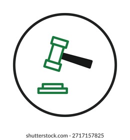 A imagem apresenta uma ilustração simplificada de um martelo atingindo um bloco de som dentro de um quadro circular, significando justiça legal e a autoridade do tribunal. É uma representação do