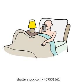 Imagen de un hombre leyendo su teléfono en la cama.