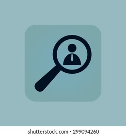 Imagen del icono del usuario bajo la lupa en cuadrado, sobre fondo azul pálido