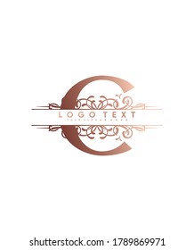 Una plantilla de logotipo de tipo C de letra de visualización increíblemente elegante y única