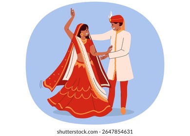 Casal indiano dança casamento em roupas nacionais, realizando rito tradicional da cultura hindi. Cerimônia de casamento da noiva indiana e noivo regozijando-se na criação de nova família