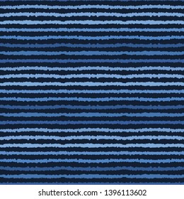   : Indigo blaue abstrakte organische Texturstreifen. Vektorgrafikmuster, nahtloser Hintergrund. Handgezeichnete grafische Illustration. Trendfarbene Modededekoration, asiatische Fusion Denim Marine Tapete.