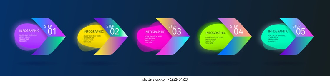 Flechas infográficas con 5 opciones de avance y elementos de vidrio. Plantilla de vector en estilo de diseño plano