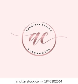 Monograma de belleza inicial de AE y diseño elegante de logotipo, logotipo de escritura a mano de firma inicial, boda, moda, floral y botánica con plantilla creativa.