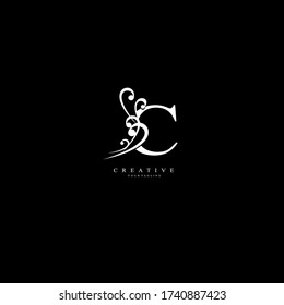 Initial C Brief Einzigartig attraktive, moderne Luxus-Schönheit blühende Ornament schwarz weiß Monogramm Logo. Konstruktionsvektorlogotyp.