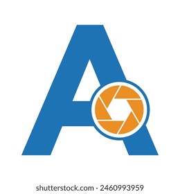 Erste Kamera-Objektiv-Logo kombiniert mit Buchstabe A Vektorgrafik Vorlage