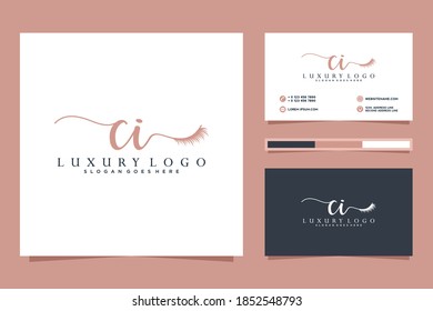 Erstmalige CI Feminine Logo-Kollektionen und Visitenkartenvorlage Premium Vector
