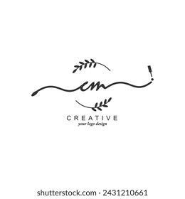 Tipografía inicial de marca botánica de escritura a mano con logotipo CM
