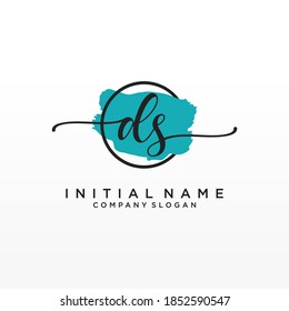 Monograma de belleza DS inicial y diseño elegante de logotipo, logotipo de escritura a mano de firma inicial, boda, moda, floral y botánica con plantilla creativa.