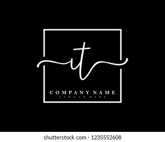 IT Initial handwriting square minimalist logo vector