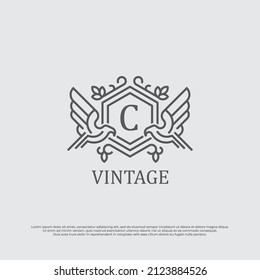 Carta inicial C Modelo de logotipo de lujo en arte vectorial para Restaurante, Royalty, Boutique, Cafe, Hotel, Heraldic, Joyería, Moda y otras ilustraciones vectoriales.