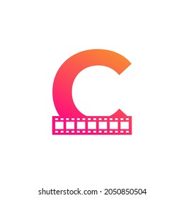 Letra inicial C con tira de película Reel Stripes para película Película Cinema Producción de cine Inspiración de logotipo