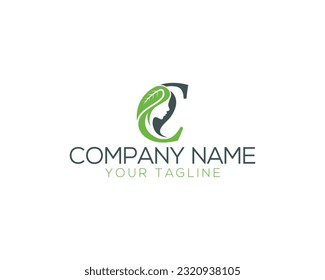 Letra inicial C y mujeres de belleza natural SC se enfrentan al diseño del logo. Ilustración vectorial femenina única y de lujo.