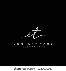 Ursprünglicher Brief IT Kalligrafie handgeschriebenes Logo. Handgeschriebenes Alphabet in der Logo-Vorlage. Buchstaben und Alphabet für Ihr Logo-Design.