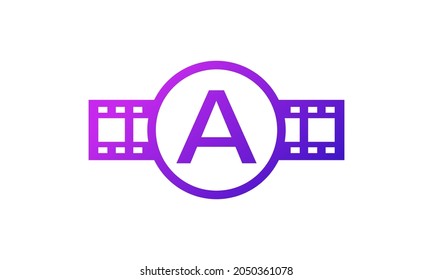 Letra inicial un círculo con tira de película de rayas rojas para película película película producción de cine inspiración con logotipo Studio