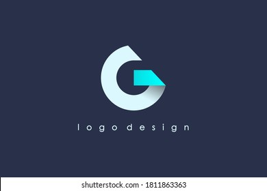 Logo de la letra inicial G. Forma de círculo blanco y azul Estilo de originami aislado en fondo azul. Usable para logotipos de empresas y marcas. Elemento de plantilla de diseño de logotipo de vectores planos.