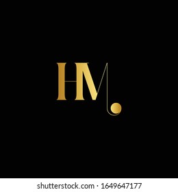 Letra inicial H y M, HM, MH, insignia decorativa de emblema ornamental, logotipo monogramo superpuesto, elegante color dorado plateado de lujo sobre fondo negro