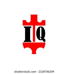 Ursprünglicher Buchstabe IQ roter Kronenschild einfaches Logo. Minimal und einzigartig.