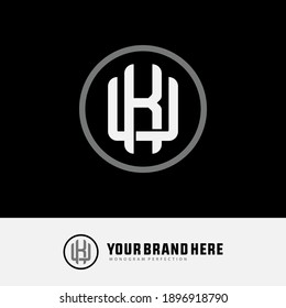 Anfangsbuchstaben K, U, KU oder UK, überlappend, interlock, Monogramm-Logo, weiße und graue Farbe auf schwarzem Hintergrund