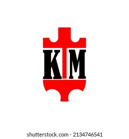 Letra inicial logotipo simple del escudo de la corona roja de KM. Mínimo y único.