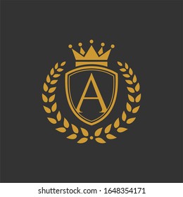 letra inicial Plantilla de logotipo A. cresta de logotipo con corona y escudo
