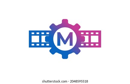 Letra inicial M Gear Cog Wheel con tira de película Reel Stripes para película Película Cinema Producción de cine Inspiración Logotipo
