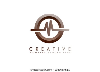 Letra inicial diseño del logotipo de frecuencia cardíaca M. Ilustración vectorial de logotipos médicos de frecuencia cardíaca