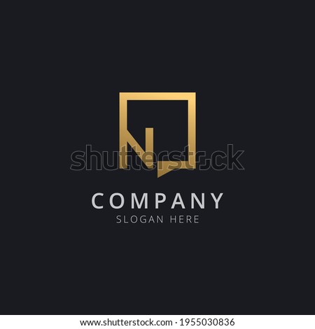 Initial letter N in chat square with modern gold color Foto stock © 