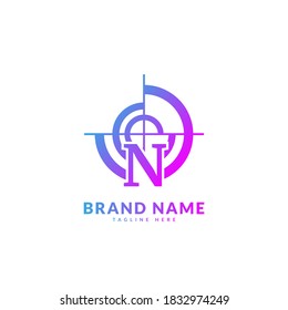 Letra inicial N con el logotipo de objetivo de círculo. Vector de logotipo creativo y elegante, adaptado para empresas y empresas
