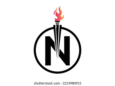 Letra inicial N Concepto de antorcha de fuego con símbolo vector de icono de fuego y antorcha. Logo vectorial moderno para el negocio de la Antorcha de Fuego, e identidad de la empresa.