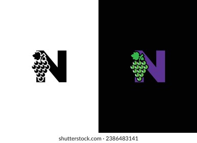 Logo de la letra inicial N. Letra N moderna y simple para el diseño del logotipo del símbolo de uva con hojas verdes.