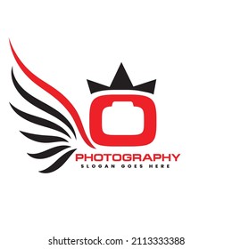 Initial letter O photography logo Design Vector illustration. creative O letter with a crown and camera. Simple modern wings photograph. O with wings symbol. Clean and modern style photograph icon