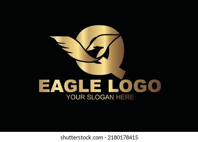 Anfangsbuchstabe Q Adler Gold Logo
