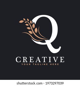 Initial Letter Q Linked Monogram Golden Laurel Wreath Logo. Graceful Design for Restaurant, Cafe, Brand name, Badge, Label, luxury identity