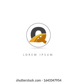 Initial Letter Q Logo with Circle Element. Design Vector Circle Logo Template
