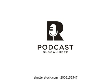 letra inicial R con micrófono plantilla de diseño de logotipo de podcast vector