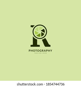 Letra inicial R. Logotipo fotográfico. Concepto de logotipo de fotografía minimalista, adecuado para el almacén de lentes, estudio de fotografía y negocio de cámaras. Logo del vector de ilustración.