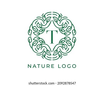 letra inicial Plantilla de ilustraciones de diseño de vectores con logotipo floral T. 
Diseño con logotipo vectorial para productos naturales, floristería, cosméticos, ecológicos, salud, spa.