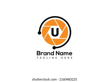 Concepto inicial de lente de cámara con logotipo de fotografía U. Logo De Fotografía Con Signo De Cámara De Letra U Combinada