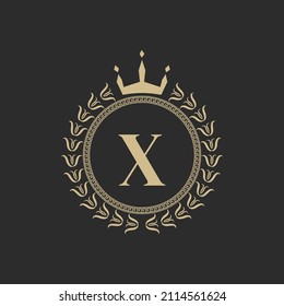 Initialbuchstabe X Heraldischer Königsrahmen mit Kronen und Laurel Kranz. Einfaches klassisches Emblem. Runde Zusammensetzung. Grafikstil. Kunstelemente für Vektorgrafik-Logo-Design