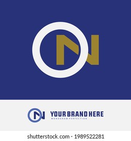 Letras iniciales O, N, ON o NO solapadas, logotipo de monograma interbloqueado, color dorado y blanco sobre fondo azul