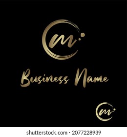 Letra m inicial con pincel circular para cosméticos, boutique, maquillaje, joyas, spa y masaje, salón, jabón casero, artesanía Concepto de vectores con logotipo de negocios