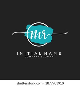 Monograma de belleza MR inicial y diseño elegante de logotipo, logotipo de escritura a mano de firma inicial, boda, moda, floral y botánica con plantilla creativa.