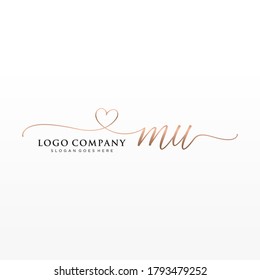 Monograma de belleza inicial de la MU y diseño elegante de logotipo, logotipo de escritura a mano de firma inicial, boda, moda, floral y botánica con plantilla creativa.