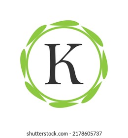 Initial Natureleaf K Letter Logo Design Vektorvorlage. Abstrakter Buchstabe K Logo-Design