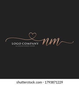 Initial NM Beauty-Monogramm und elegantes Logo-Design, Handschrift Logo der ersten Signatur, Hochzeit, Mode, Blumen und botanisch mit kreativen Vorlage.