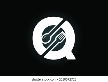 Alfabeto monograma Q inicial con tenedor, cuchara. emblema de letra. Logo vectorial moderno para cafés, restaurantes, negocios de cocina e identidad de la empresa